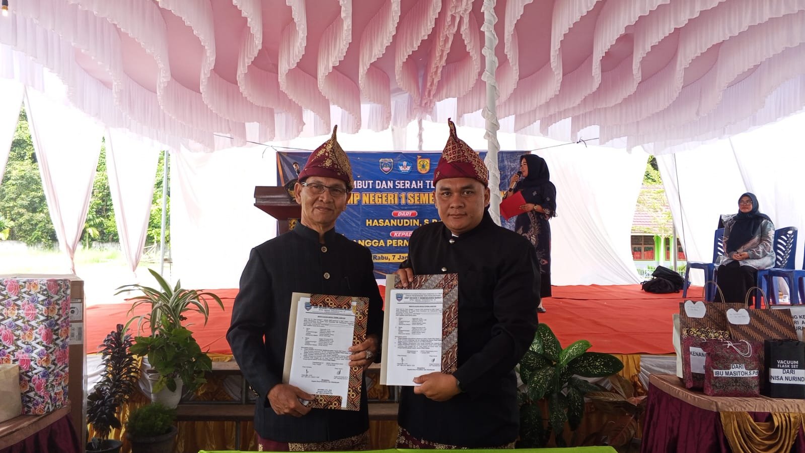 Sertijab Kepala SMPN 1 Semendawai Barat